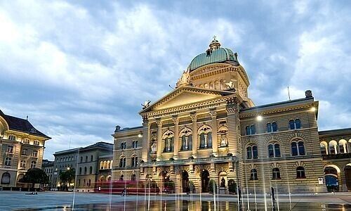 Bundeshaus (Bild: Shutterstock)