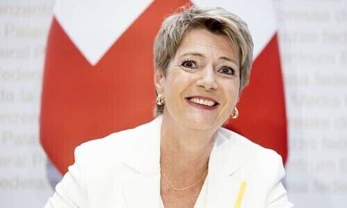 La ministra delle finanze Karin Keller-Sutter (foto: Keystone)