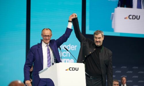 Die Union unter Friedrich Merz und Markus Söder ist nun bereit, die deutsche Schuldenbremse zu lockern. (Bild: Shutterstock)