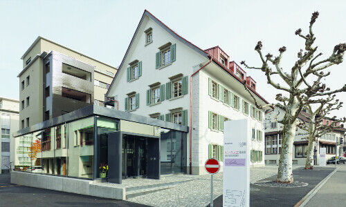 Geplante Filiale der Sparkasse Schwyz in Altendorf (Bild: zvg)