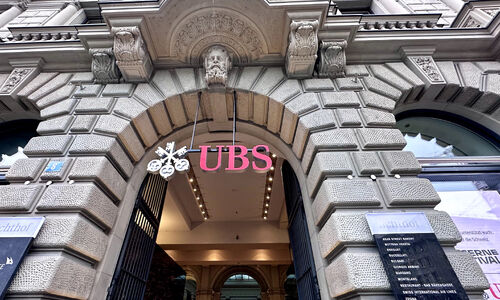 Das Gebäude der UBS am Paradeplatz 8 in Zürich. (Bild: finews.ch)