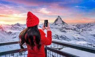 Die Schweizer Banken verdienen mehr mit ausländischen Kunden als der Schweizer Tourismus. (Bild: Shutterstock)