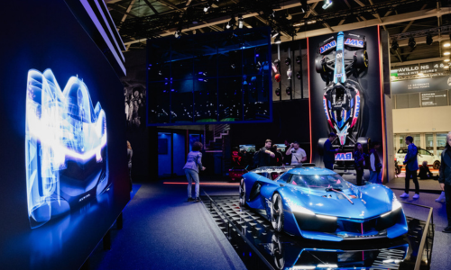 Paris-Motor-Show-2024-Wettrennen-um-Volumen-und-Margen